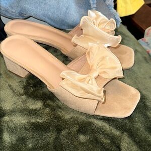 Elegant Cream Bow Women’s Heels